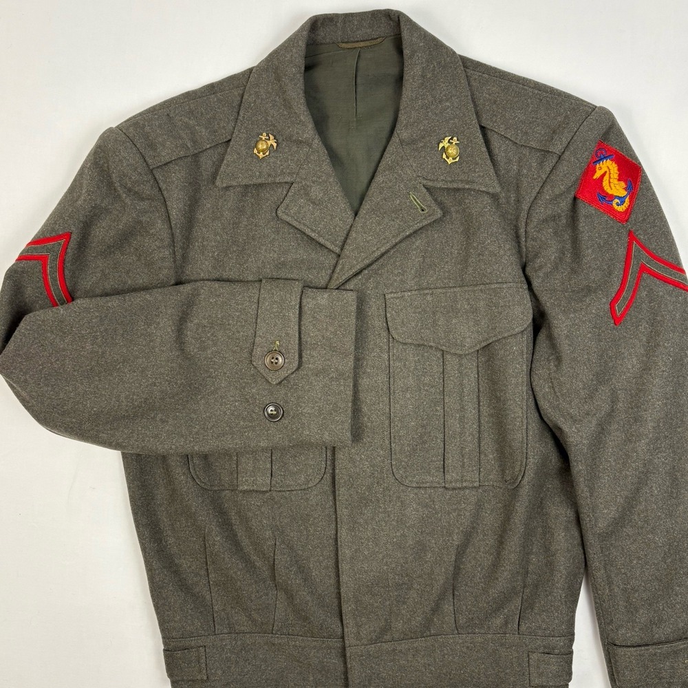 WWII USMC M1937 Wool Service Dress Coat 2nd Marine Division Seahorse Patch